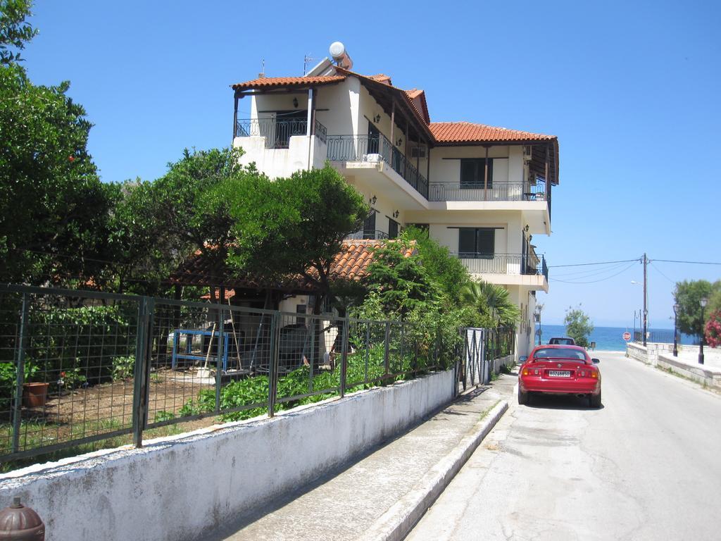 Gorgona Apartment Milina Exterior photo